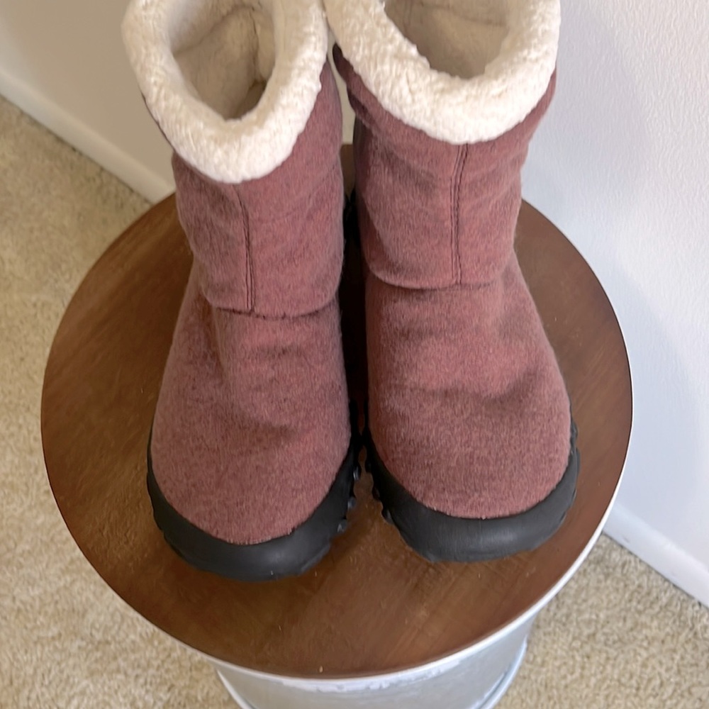 Bogs BMoc Boot. Brand New. Terracotta Color size 8